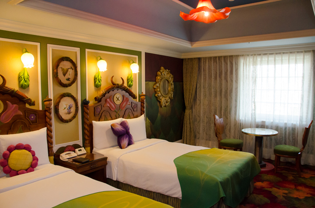 東京ディズニーランドホテル「ディズニーティンカーベルルーム」©Disney