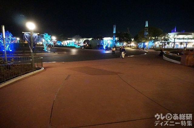 プラザ周辺｜東京ディズニーランド「アナとエルサのフローズンファンタジー」2018年