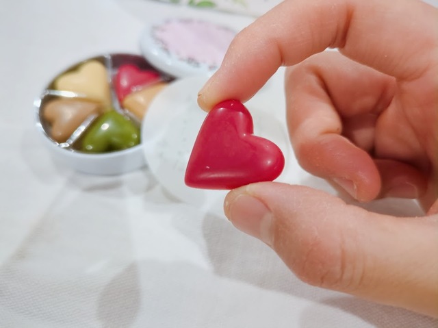 【六花亭 ありがとう】かわいいハート形のなめらかなチョコレート