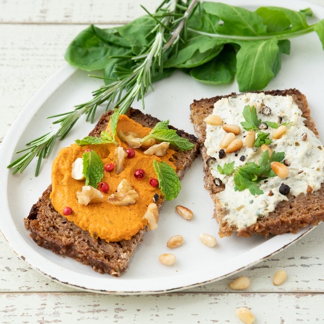 ヴィーガンスプレッド　ミックスハーブ/ヴィーガンスプレッド バジル