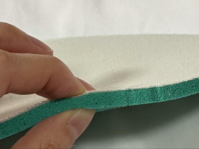 【PUMA ウィメンズ キャリーナ ストリート スニーカー】中敷きは履いているうちに足になじみ、硬さは気にならなくなります◎