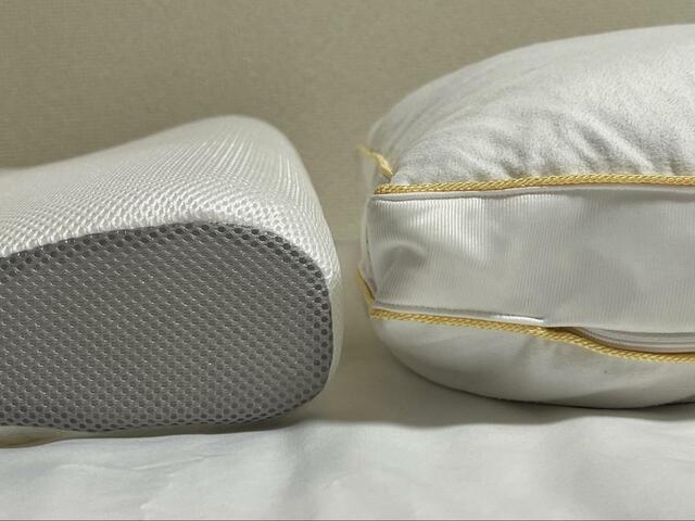 【ニトリ　3次元立体構造まくら】以前使っていたニトリ　ホテルスタイルのまくらと比べてみました。高さは低めです