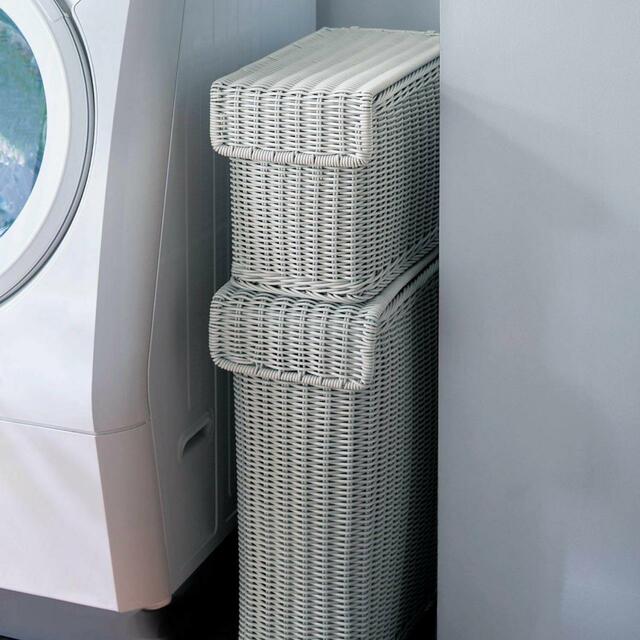 【ベルメゾン　隙間に置ける＆洗えるラタン調ランドリーボックス｜￥3,990～5,990 （税込）】隙間に置けるタイプも便利！