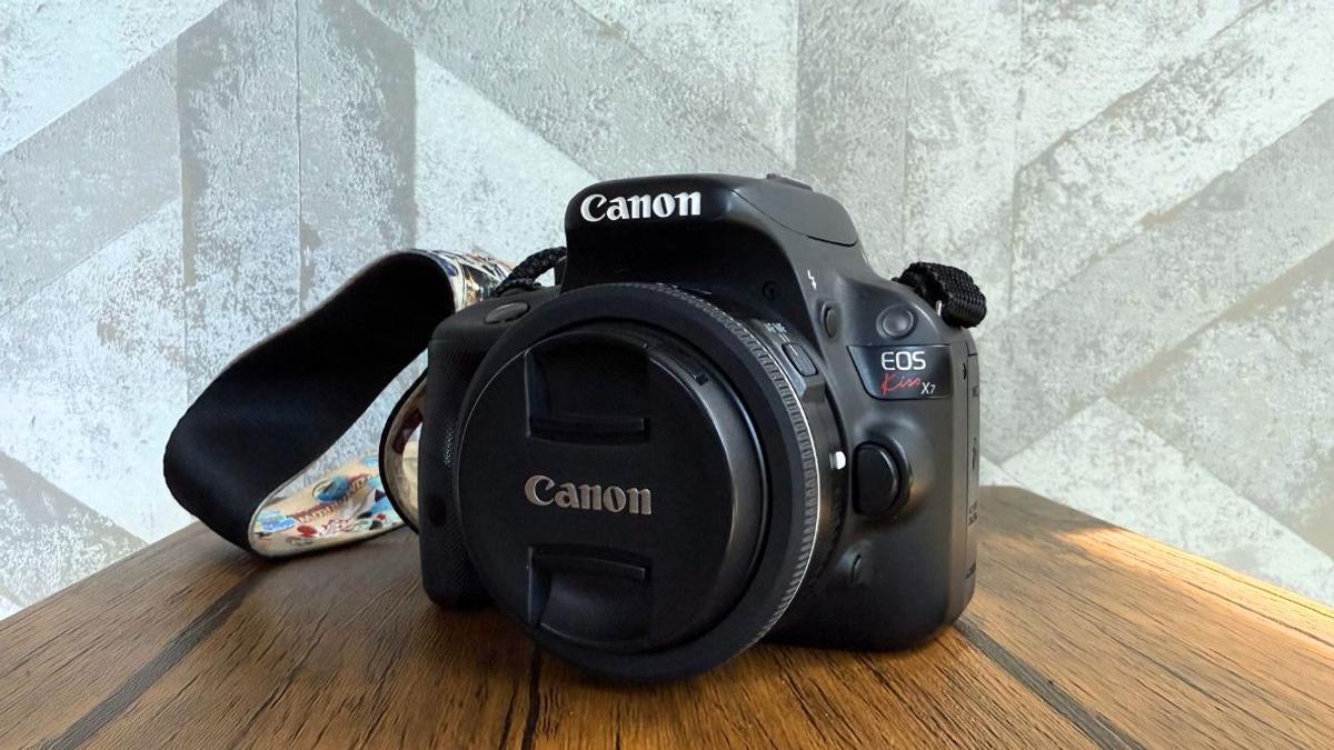 Canon「kiss x7」を愛用して8年以上。軽さと小ささ、「光と影の