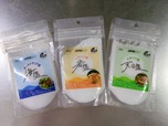【ダイソー】110円（税込）で天然塩も購入可能。左から順にオーストラリア産海塩、シチリア産岩塩、イタリア産天日塩