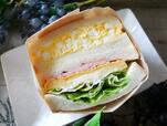【あじわいタマゴとチーズオムレツのサンド】タマゴのおいしさが詰まっています