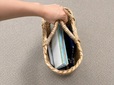 【無印良品 ウォーターヒヤシンスバスケット】素材がしっかりしているため、手に持っても形が潰れることはありません。持ち運んでも中のものが潰れる心配はなさそうです