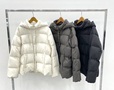 【GLOBAL WORK】「ウツクシルエット撥水ダウンフードブルゾン」14,990円（税込）