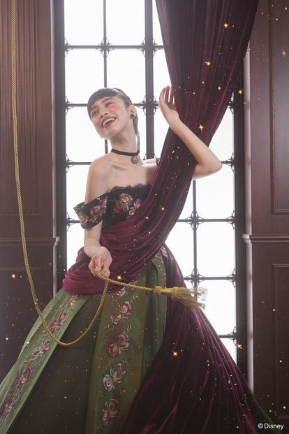 ディズニー】アナ雪ファン集合～！特別仕様の“アナ雪デザインドレス”で