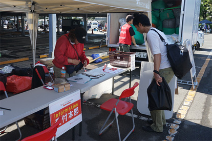 フリマ入門 フリーマーケットに挑戦 稼ぐコツをベテラン出店者に聞いてきた 1 3 オモトピア