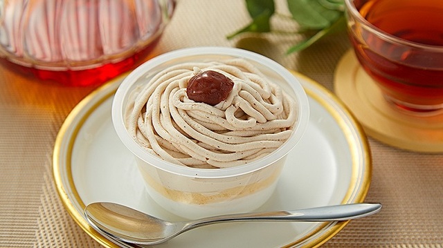 渋皮栗をのせたモンブラン：税込192円