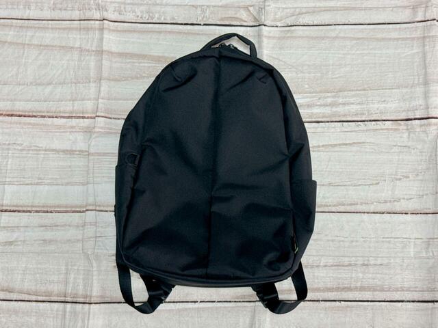 縦ファスナーリュック／税込2,970円