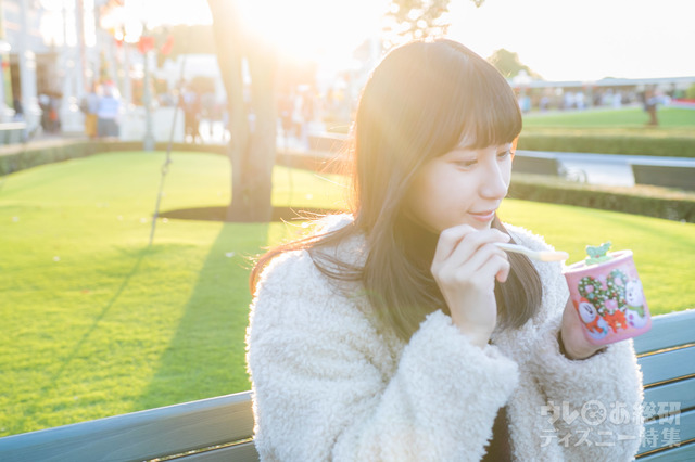 ラズベリー＆チョコレートムース、スーベニアカップ付き 750円｜東京ディズニーランド