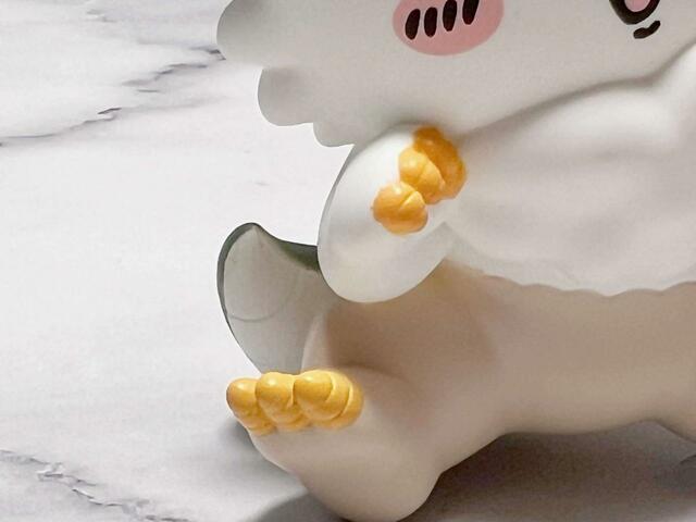 ちいかわ族を捕食する鋭利な手足の爪もしっかりと再現