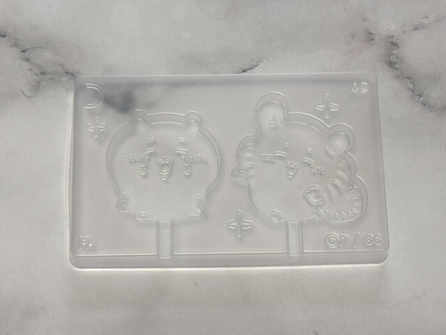 1つ目はちいかわ＆モモンガでした！