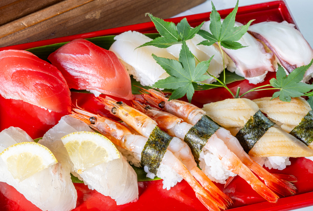 「通常メニュー」＜期間：2025年9月1日〜30日＞【海の幸盛り放題の海鮮丼もジンギスカンもラクレットチーズも贅沢に食べ放題！神戸ポートタワーホテルで「北海道大収穫祭」スタート！】