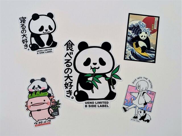 「上野店限定ステッカー」<価格:330円~(税込)> 【エキュート上野でパンダフェア「PANDA PARK」開催!「たれぱんだ」のポップアップショップもオープン!】