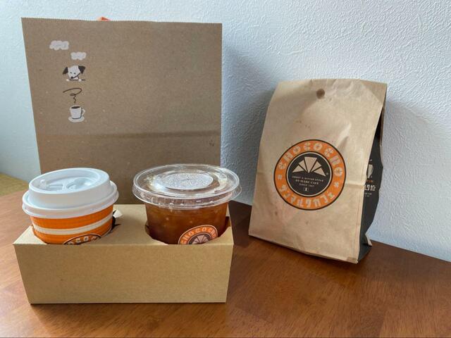 【サンマルクカフェ モーニング】ドリンクは倒れないように専用のホルダーに入っています