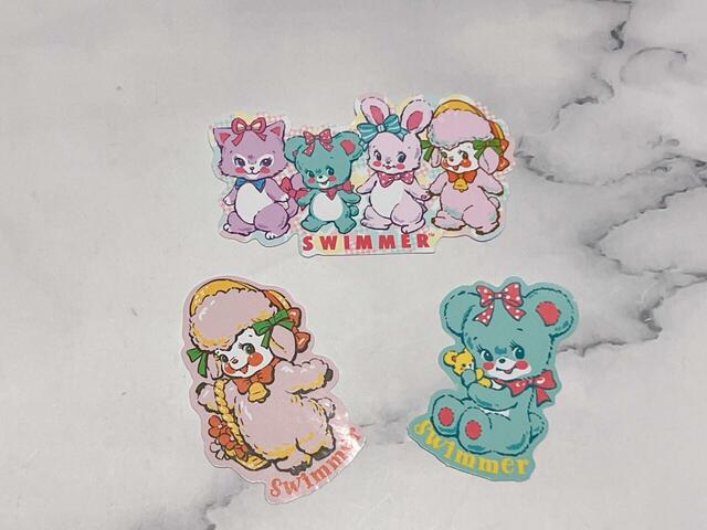 今回はAをチョイス。1点につき3枚のステッカー入り！