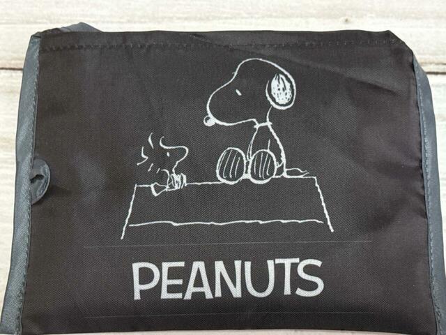 ポケットにもかわいいイラストプリント入り♪