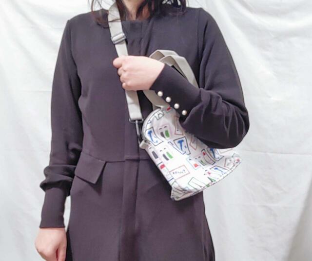 長くして、斜め掛けにも