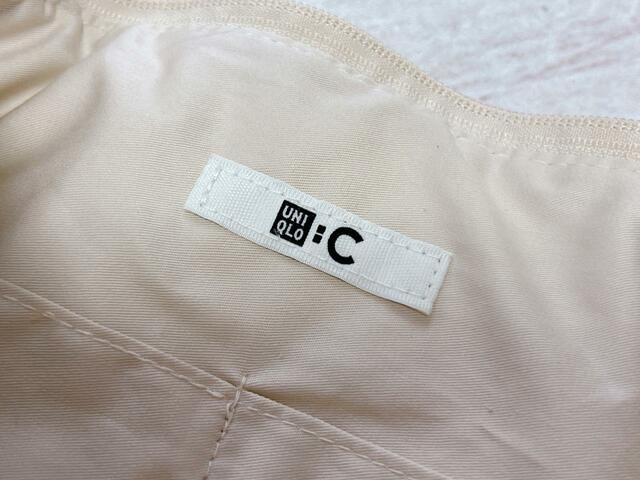 内側には「ユニクロ：シー」のタグ付き