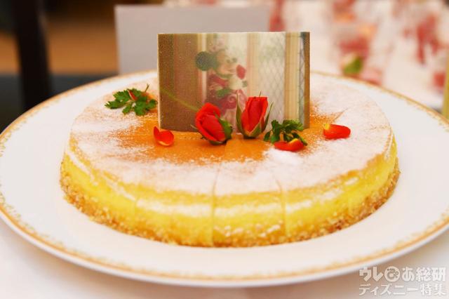 “トータリー・ミニーマウス”ディナーブッフェ｜東京ディズニーランドホテル_「シャーウッドガーデン・レストラン」