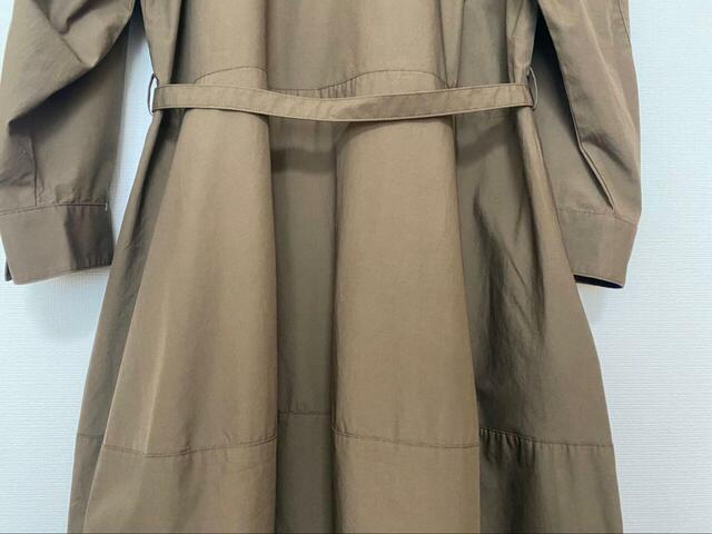 【UNIQLO:C コットンボリュームスリーブワンピース】ウエストから約30cm下に切り替えがあり、良いアクセントになっています◎