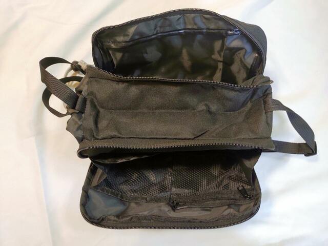 【MonoMax】「付録：キャプテンスタッグ ショルダーバッグ」両サイドにポケットがあるので、収納力抜群