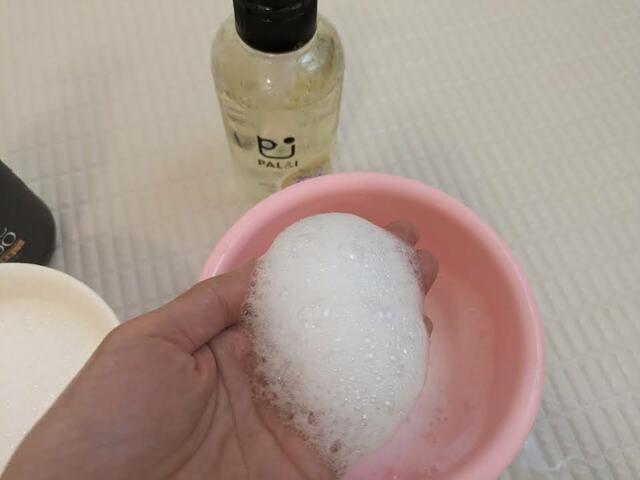 【PAL&I （パルアイ） ペット シャンプー 300ml 】今回の3種の中では抜群のふんわりとした泡立ち