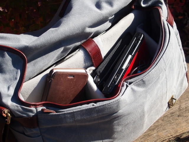 「iVIS mini X」が鞄の中に…03