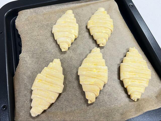 【カルディ 【冷凍】オスカーモンド クロワッサン 5p】うまく焼き上がるかどきどきです