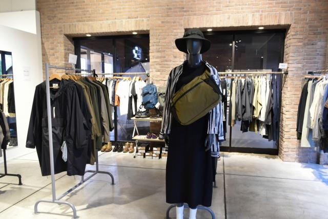 【Snow Peak TAKIBI LOUNGE／スノーピーク焚火ラウンジ】アウトドア女子向けのアイテムも多数取り揃えている