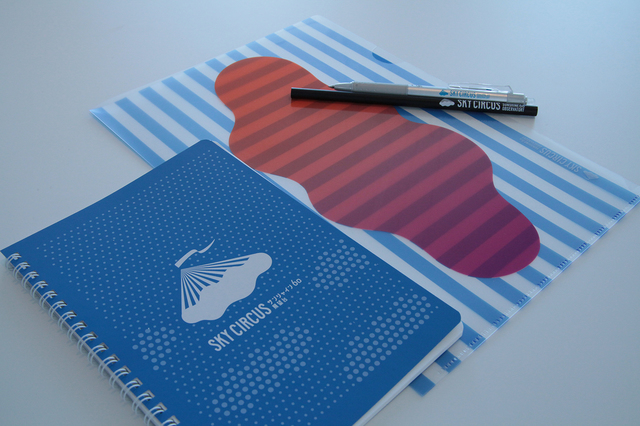 ノート、ペン、クリアファイルなどオリジナルグッズも満載!