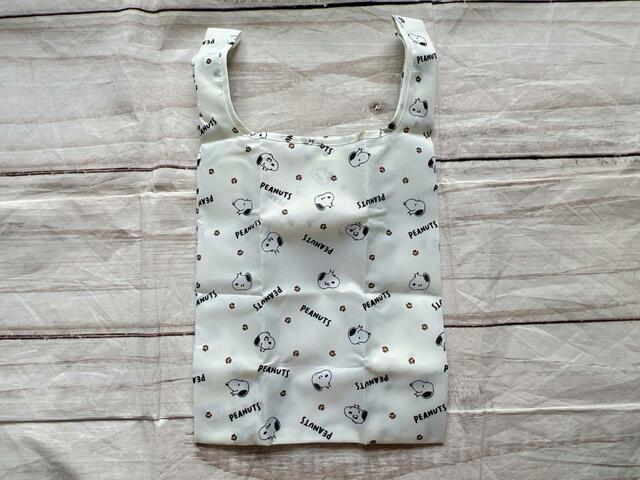 なんとかわいいスヌーピーの総柄デザイン！