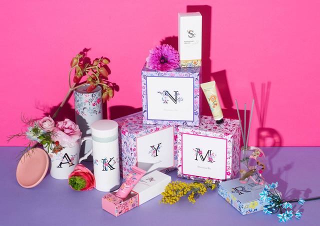 【Afternoon Tea】からお花モチーフ×イニシャルアイテムが今年も登場です♪