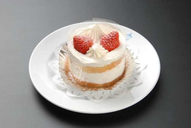 「馬車道十番館/ショートケーキ」<価格:951円(税込)>【時代を越えて愛される“昭和レトロメニュー ”を大満喫♪「そごう横浜店」にあの頃の懐かしい味が勢ぞろい!】