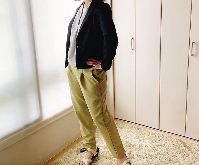 【ワークマン レディースシーンレスブラウス】ジャケットと合わせて冠婚葬祭やビジネスシーンでも使える