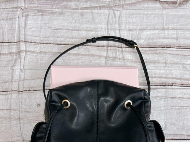 キーボードケースに入れたiPad（第7世代）が収納可能