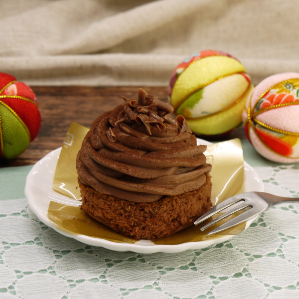 ラム酒香るチョコモンブラン 価格:本体298円