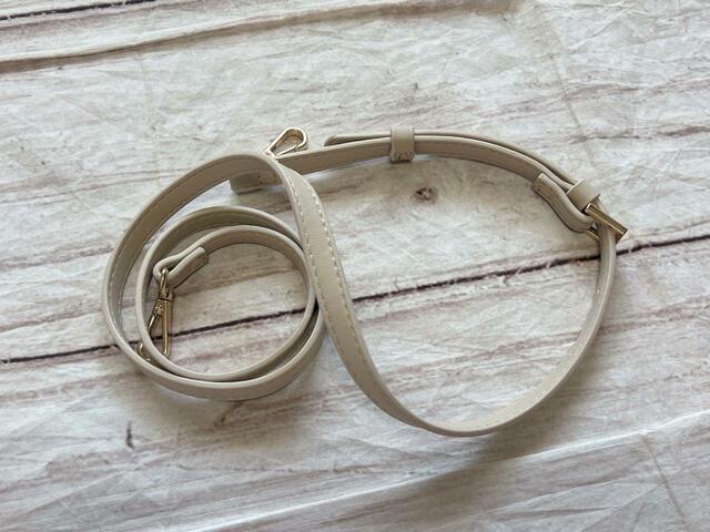 ショルダーストラップ付きなのでショルダーバッグとしても使えます