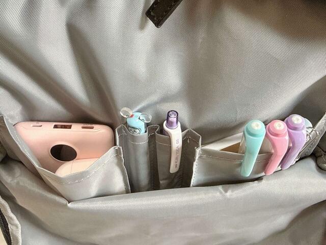 ペンホルダー付きでペンケースを持ち歩かなくても良いのが便利!