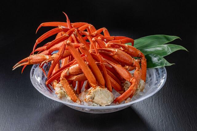 「ボイルガニ（2Lサイズ）」＜ランチ5,000円～、ディナー6,500円～＞【海鮮乗せ放題＆カニ食べ放題の北海道ブッフェ】