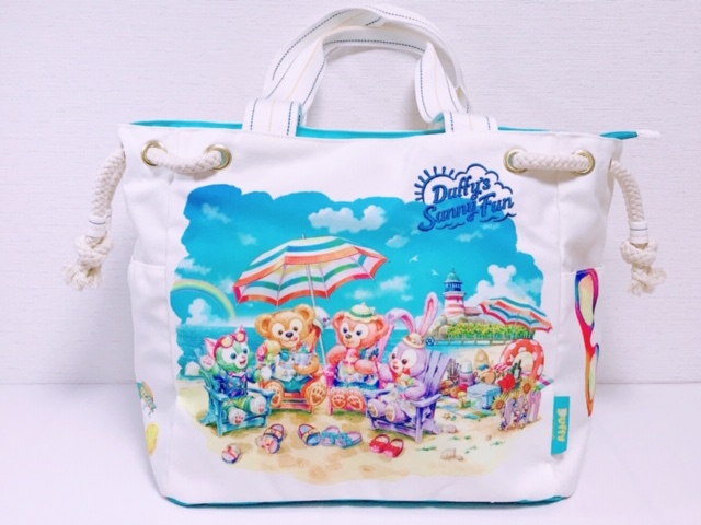 ダッフィー】カラフルな新作トートは夏の必需品が全部入る大容量