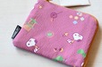 【SNOOPY Village 川越】「ちりめん L字ファスナー財布」(2,220円)