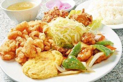 超コッテリ】1kgクラスがズラリ、3kg天津丼も!「メガ中華めし」が食べ