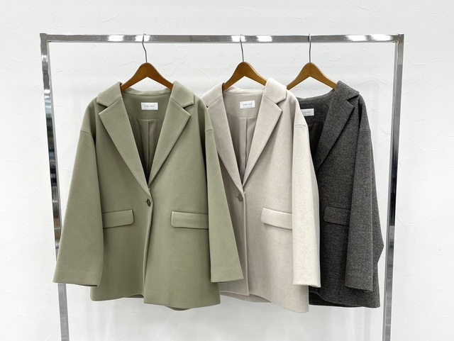 【GLOBAL WORK】「軽やかストレッチミドルジャケット」9,990円（税込）