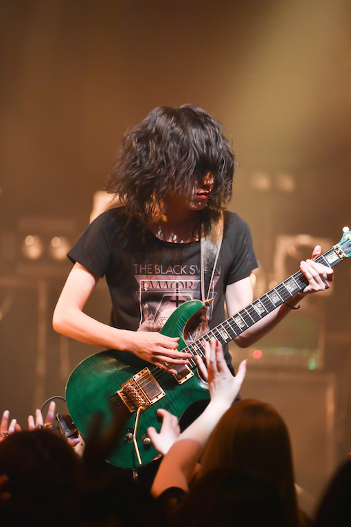 THE BLACK SWAN 樹/撮影・スズキメグミ