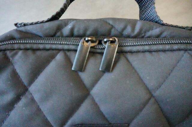 使いやすいダブルジップ