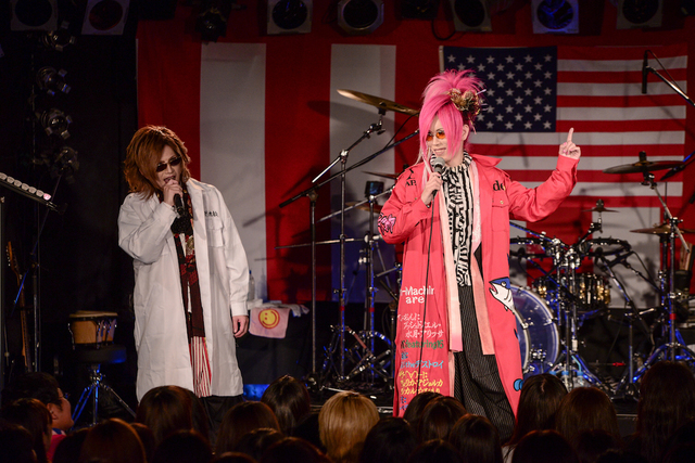 全国制覇（水月）とfeaturing16のコント　撮影:大参久人